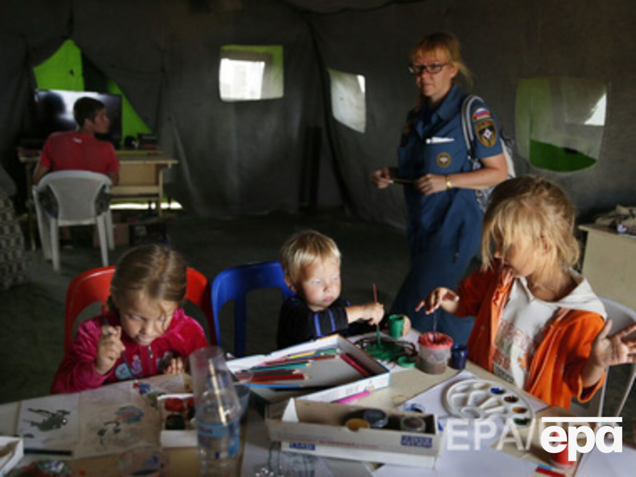 Горсовет Луганска просит родителей зарегистрировать детей в школах