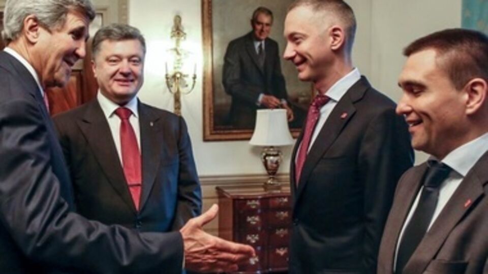 Госсекретарь США Джон Керри, президент Украины Петр Порошенко, глава Администрации президента Украины Борис Ложкин и глава МИД Украины Павел Климкин