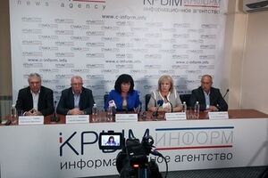 Народные депутаты Украины дали пресс-конференцию в Симферополе и заявили, что боятся ехать в Киев