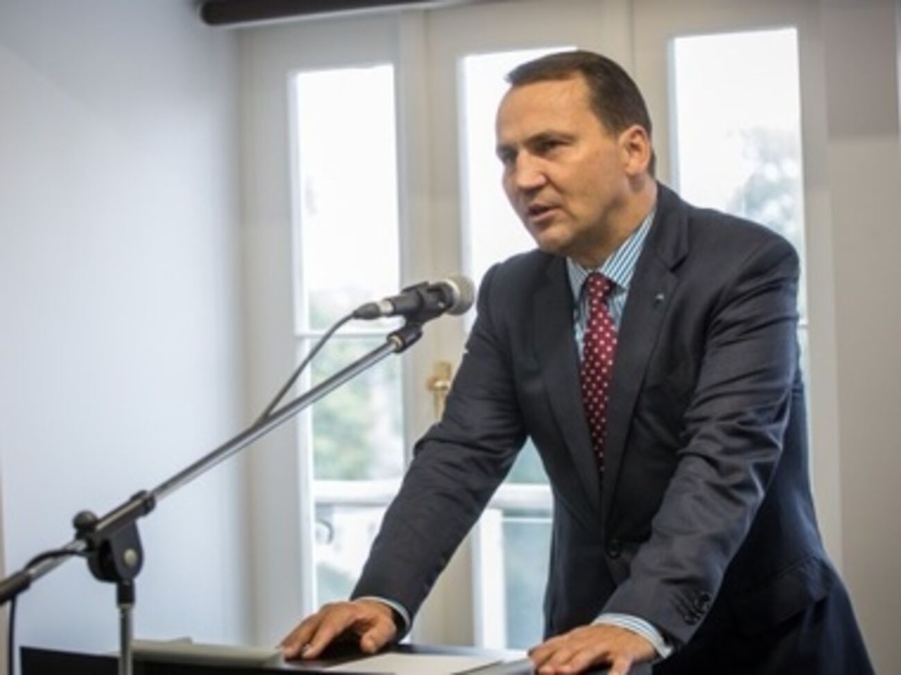 Радослав Сикорский: В ЕС еще несколько месяцев утверждали, что вопрос Соглашения об ассоциации с Украиной имеет двусторонний характер