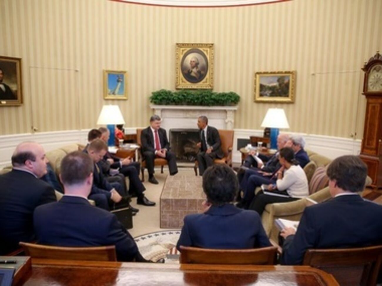 Порошенко провел переговоры с Обамой