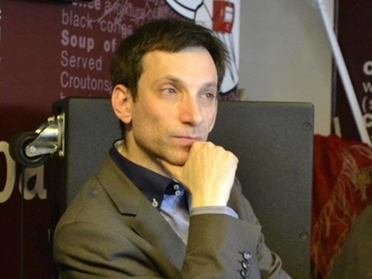 Портников считает, что Обаме сложно даются решения о военной поддержке