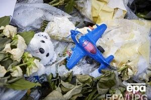 Boeing 777 потерпел крушение на востоке Украины 17 июля, все пассажиры и члены экипажа погибли