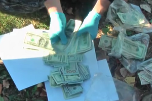 Взятку изымают при понятых