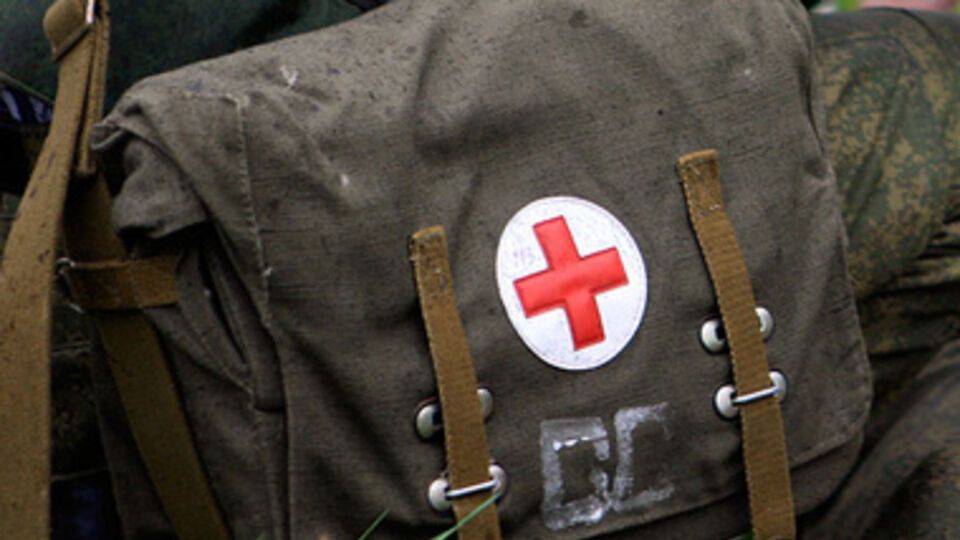 Военные медики должны получить статус участников военных действий