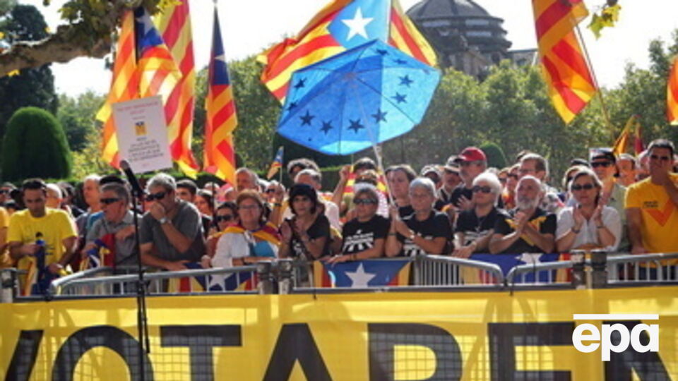 Каталонцы будут решать судьбу автономии в ноябре