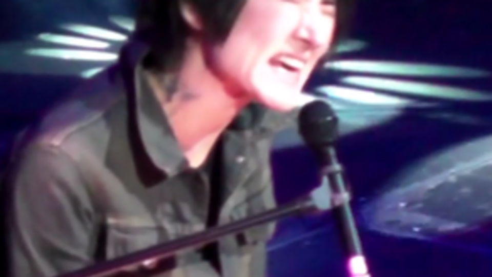 В Москве Земфира спела на украинском "Відпусти". Видео