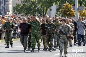 В плену остаются как военные, так и гражданские лица
