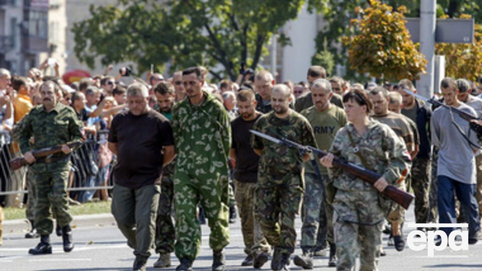 В плену остаются как военные, так и гражданские лица