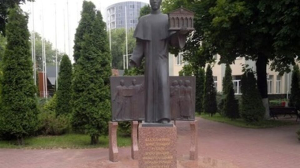 Памятник "Кивалову" до его разрушения