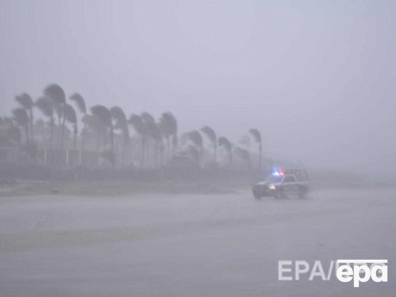 Жертвами урагана стали четыре человека