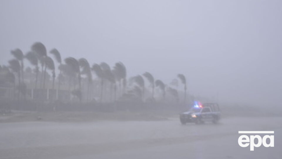 Жертвами урагана стали четыре человека