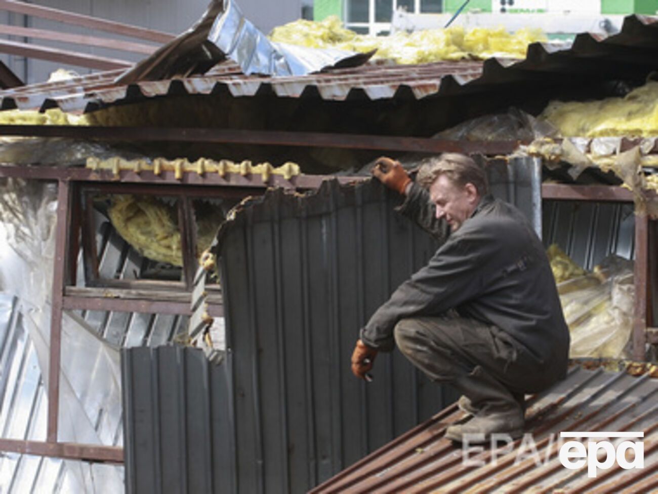 Из-за повреждения водовода подача воды ограничены в трех районах Донецка