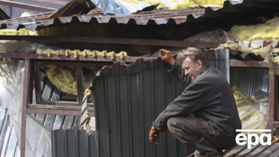 Из-за повреждения водовода подача воды ограничены в трех районах Донецка