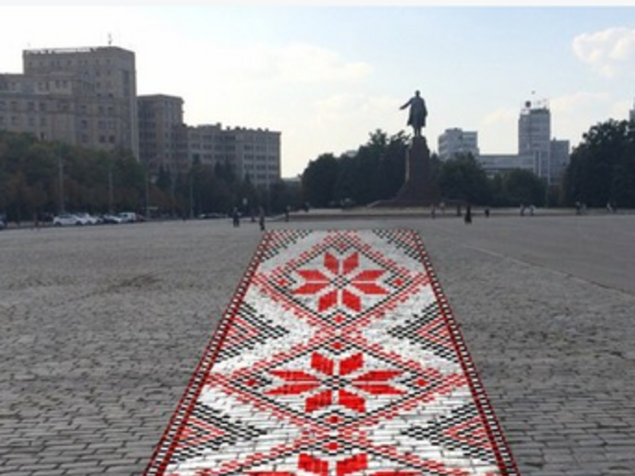 Вышиванка на площади Свободы