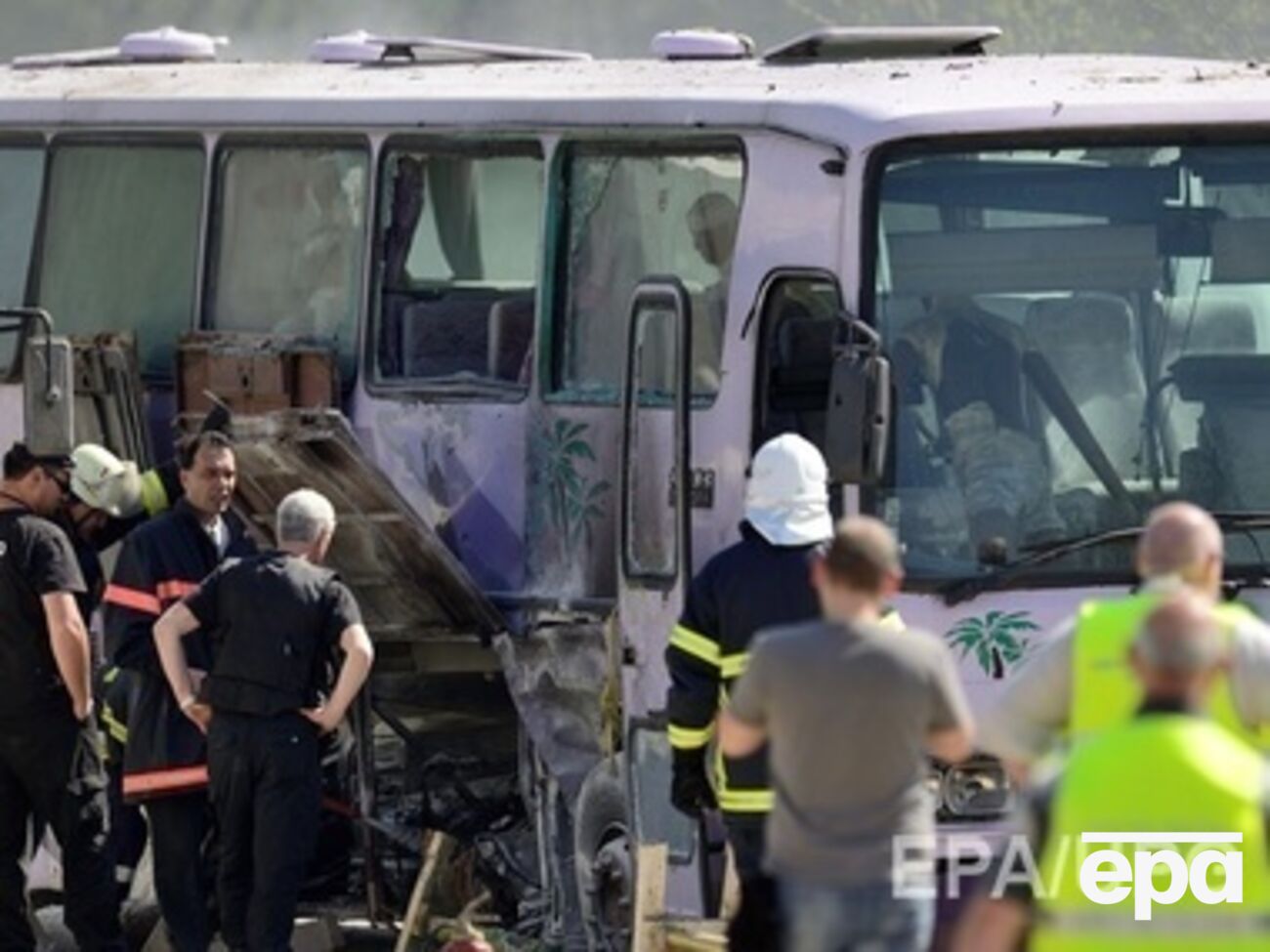 В ДТП пострадали 14 человек