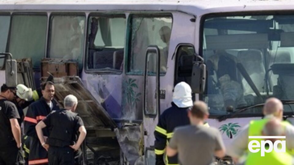 В ДТП пострадали 14 человек