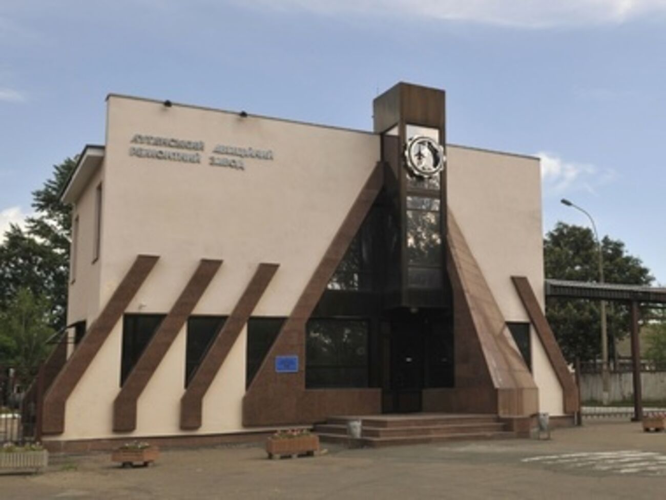 Тем, кто выйдет на работу, обещают выдать сухпайки