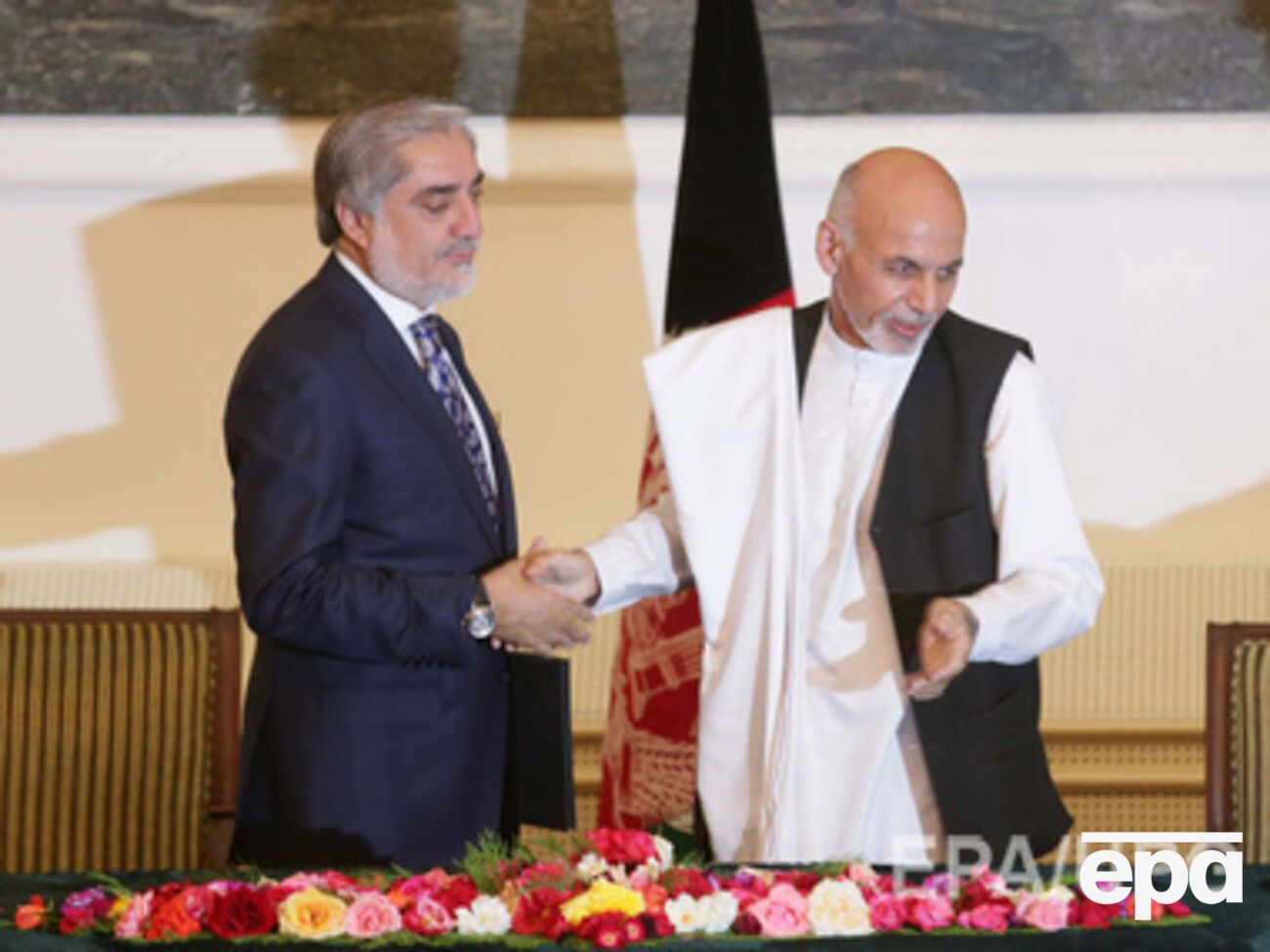 Ашраф Гани (справа) и Абдулла Абдулла