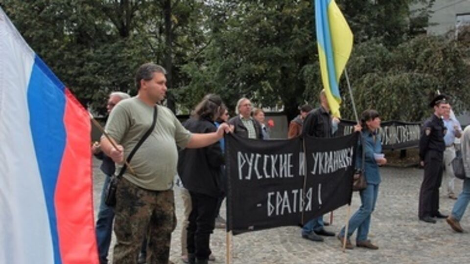 Жители Калининграда вышли поддержать Украину