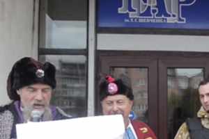 "Не будеш ти, сучий сину, проклятий Каїне, українців під собою мати". Черкасские казаки написали письмо Путину. Видео