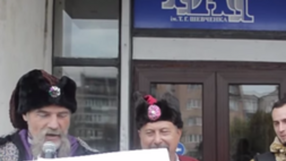 "Не будеш ти, сучий сину, проклятий Каїне, українців під собою мати". Черкасские казаки написали письмо Путину. Видео