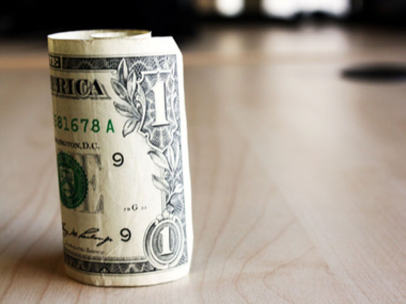 Гривна близка к антирекорду