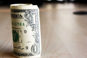 Гривна близка к антирекорду