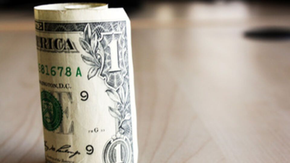 Гривна близка к антирекорду