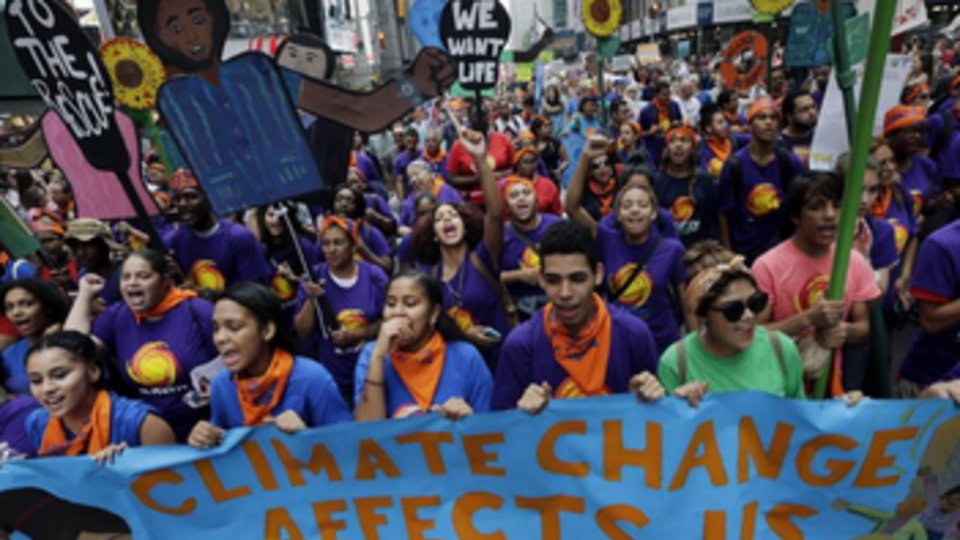 Активисты потребовали решительных действий по противодействию переменам климата