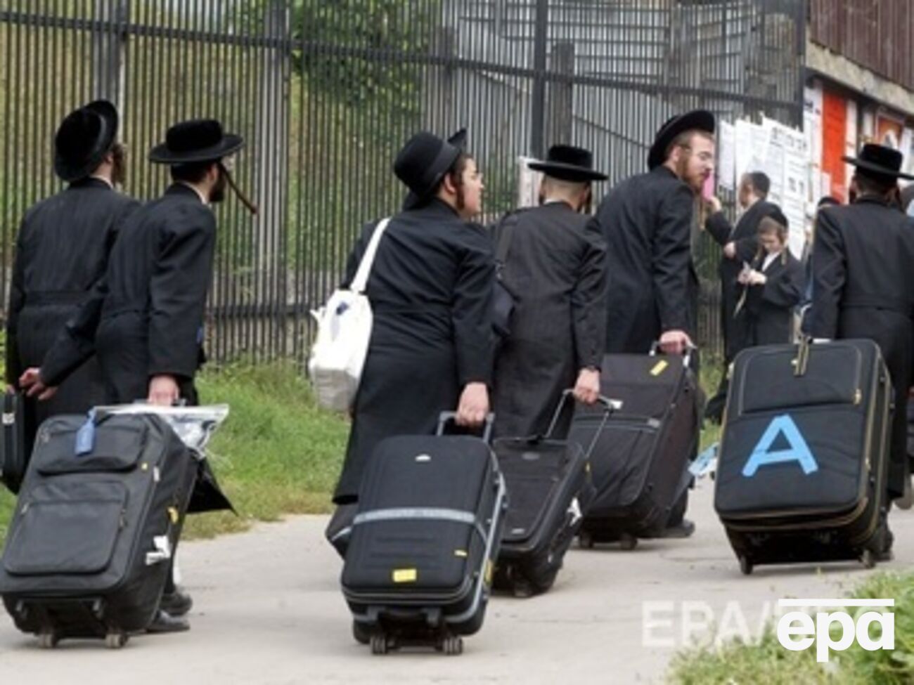 Хасиды прибывают в Умань