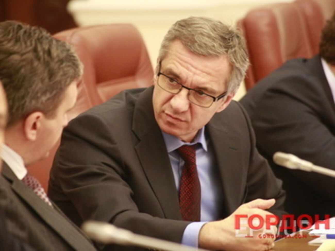 Попытки необоснованно завышать курс будут "жестко наказываться", заявил Шлапак