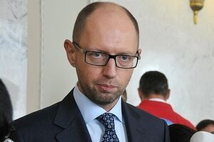 Яценюк уверен, что НБУ сможет стабилизировать курс