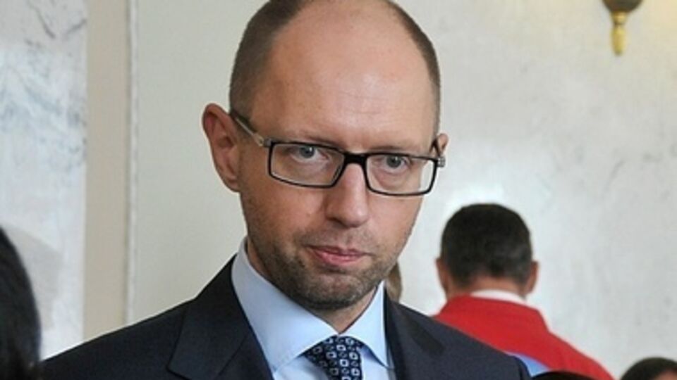 Яценюк уверен, что НБУ сможет стабилизировать курс