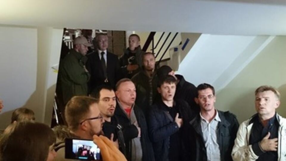 Кернесу спели гимн Украины