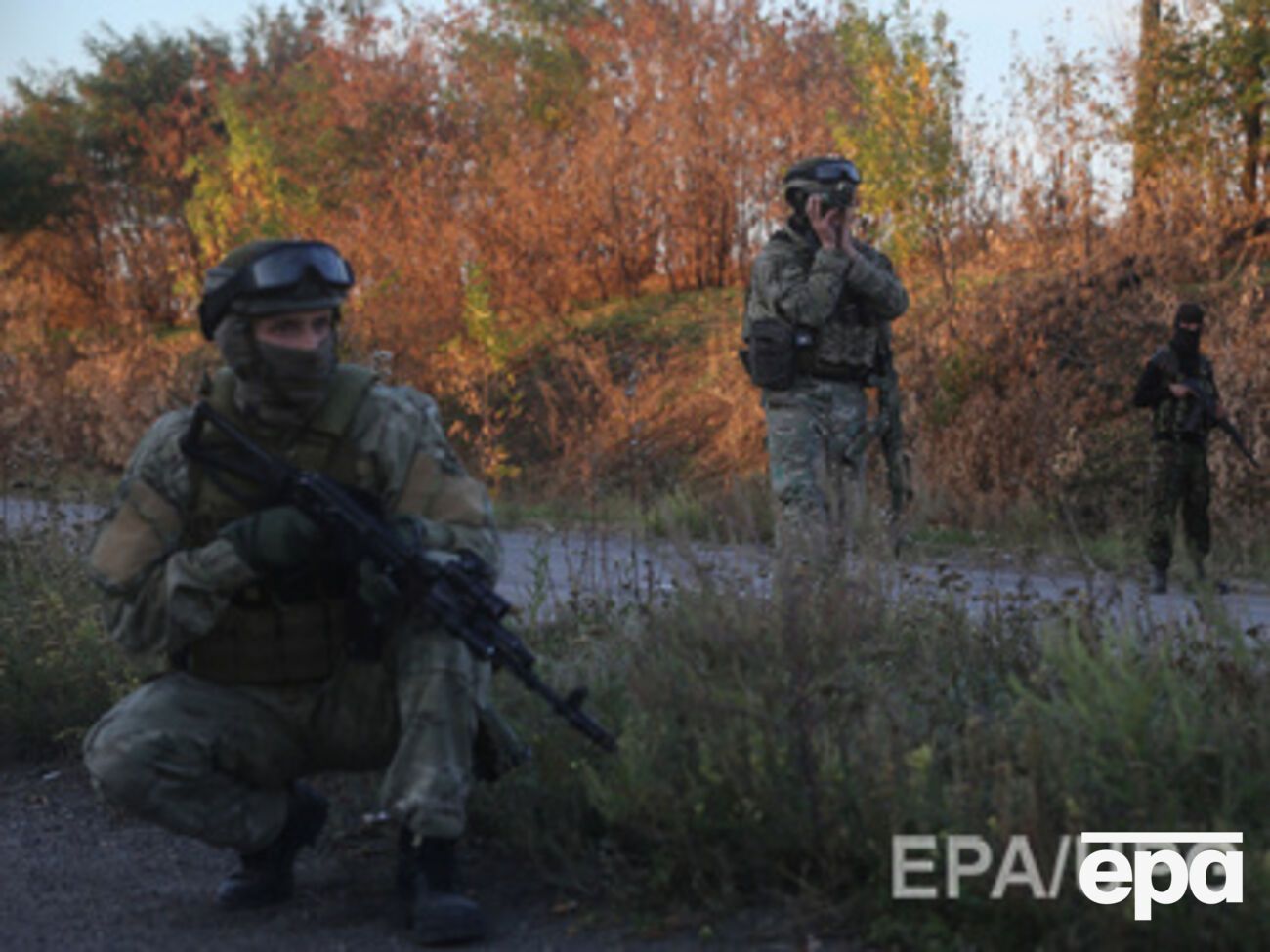 Командование в АТО передает информацию о позициях силовиков боевикам