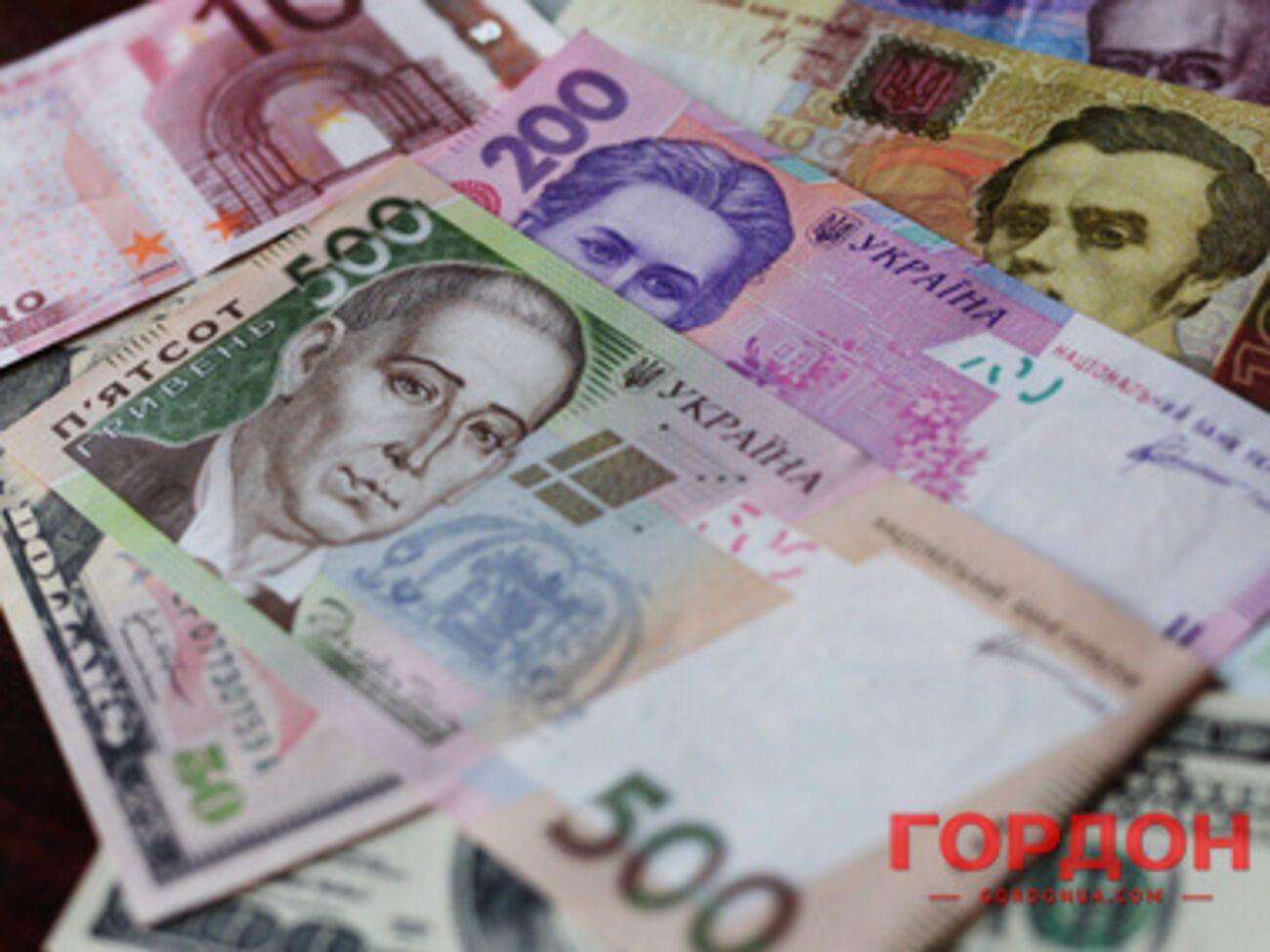 Нацбанк усилил позиции гривны