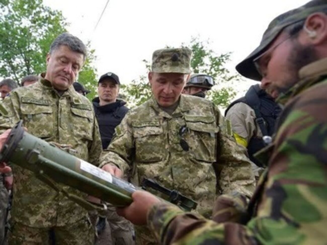 Петр Порошенко освободил продукцию оборонного назначения от налогов и таможенных пошлин