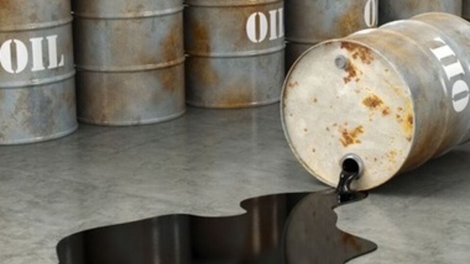 Из-за падения цен на нефть бюджет России не может быть выполнен без займов, считает Борис Немцов