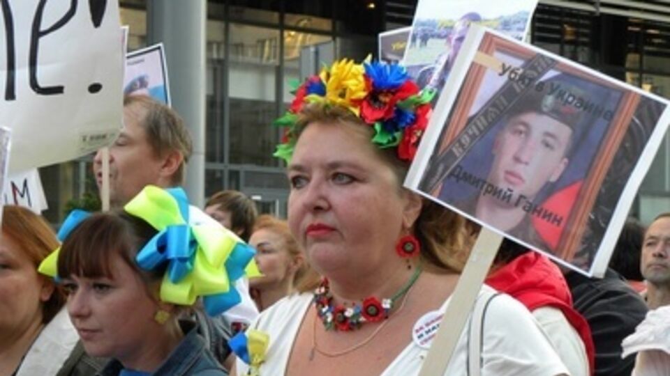 Елена Васильева: "Атмосфера на Марше мира была приподнятая, даже праздничная --- наверное, потому, что люди ощущали единение"