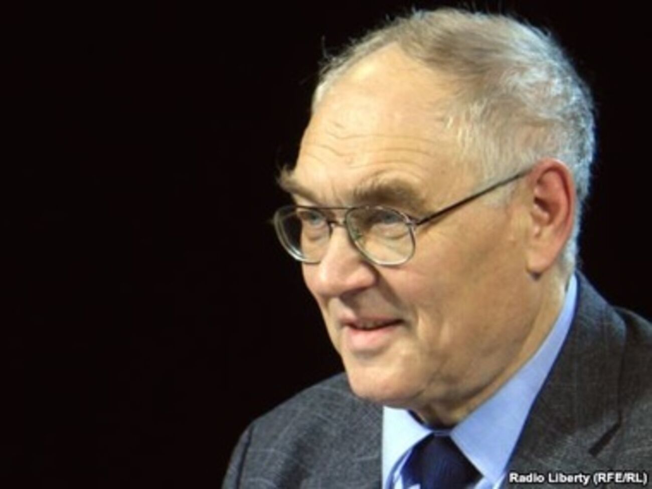 Гудков: Украинская власть должна была сразу запретить российские телеканалы