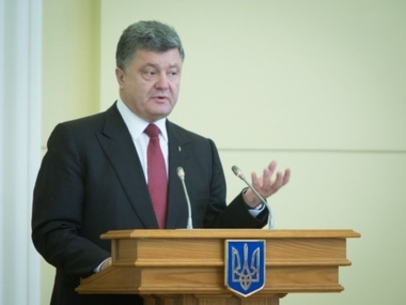 Президент Порошенко заявил, что война не оправдывает отсутствие реформ