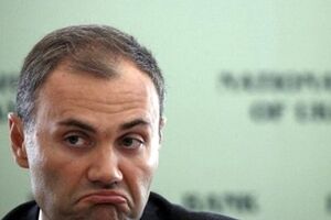 Колобов был министром финансов с февраля 2012 по февраль 2014 года