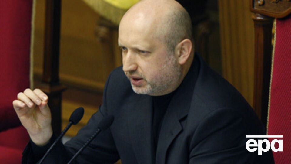 Турчинов направил закон о люстрации в АП