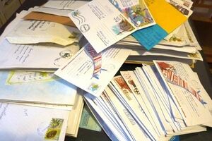 Участники акции обращаются к военнослужащим как к родным