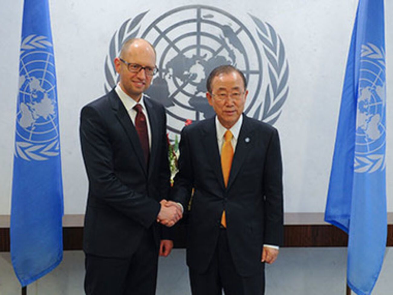 Яценюк поговорил с Пан Ги Муном о ситуации в Украине