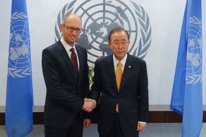 Яценюк поговорил с Пан Ги Муном о ситуации в Украине