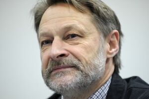 Дмитрий Орешкин: "Россияне живут в мире вымышленной реальности и уверены в том, что мировой империализм пожирает Украину и теперь подбирается к России"