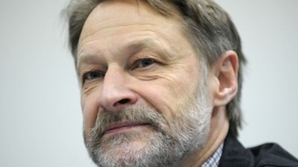 Дмитрий Орешкин: "Россияне живут в мире вымышленной реальности и уверены в том, что мировой империализм пожирает Украину и теперь подбирается к России"