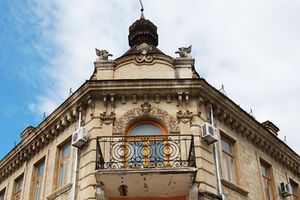 Если представители Меджлиса не покинут здание, судебные приставы обещают сделать это в принудительном порядке